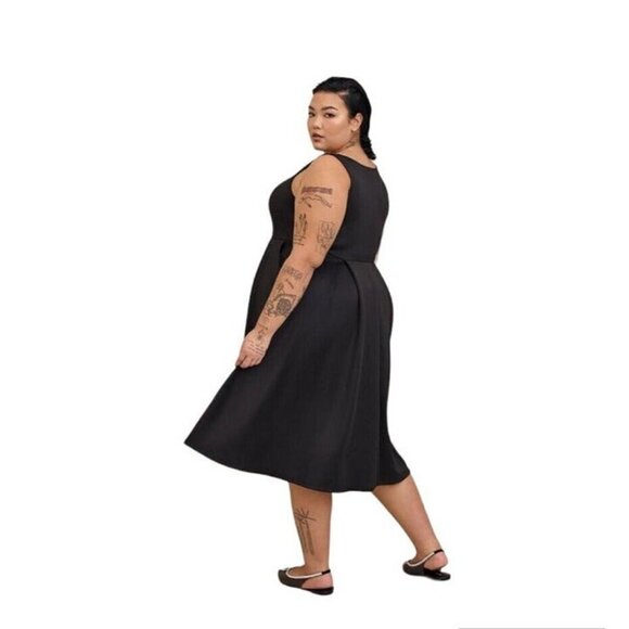 NWT Torrid Mini Scuba Square Neck Skater Dress Size 1/1X - Picture 3 of 9